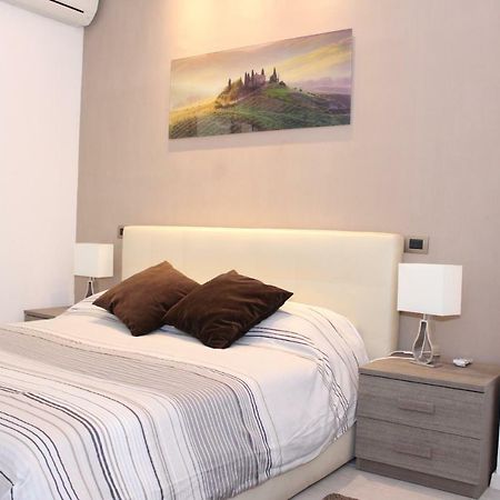 Art Apartment Ponte Vecchio Florens Exteriör bild