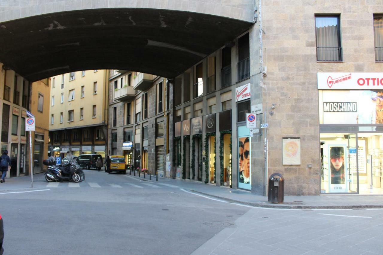Art Apartment Ponte Vecchio Florens Exteriör bild